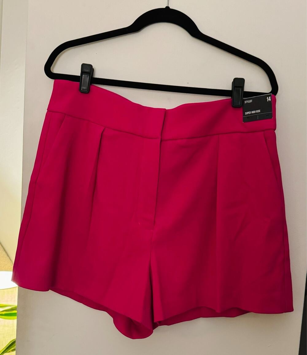 Express Stylist High Waisted Pleated Tailored Shorts Magenta Size 14 NWT